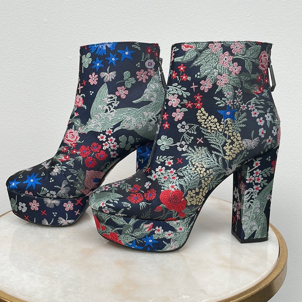 Qupid High Heel Wedge Boots